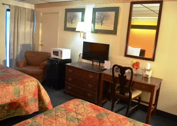 Economy Inn hotel thumbnail 8