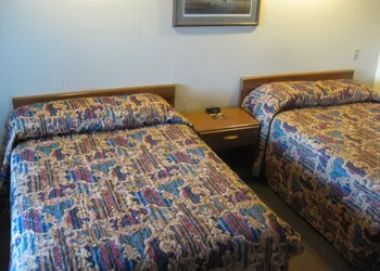 Inn Town Motel hotel thumbnail 6