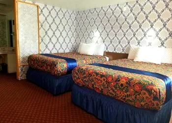 Town House Motor Inn hotel thumbnail 5