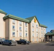 Super 8 by Wyndham Edmonton International Airport hotel detail image 3