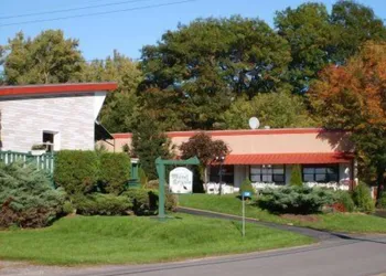 Capricorn Motel Royale Thousand Islands hotel thumbnail 2