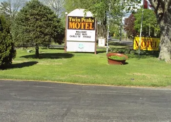 Twin Peaks Motel hotel thumbnail 6