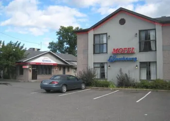 Hotel & Motel le Luxembourg hotel thumbnail 2