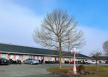 Motel Invitation hotel thumbnail 2
