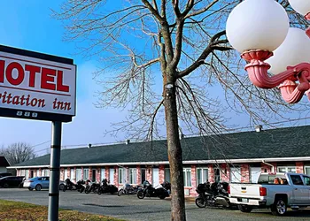 Motel Invitation hotel thumbnail 5