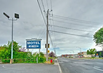 Motel R-100 hotel thumbnail 2