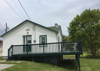 MacKenzie's Motel & Cottages hotel thumbnail 4