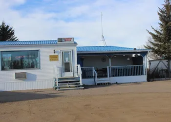 Raval Paradise Motel & RV Park hotel thumbnail 2