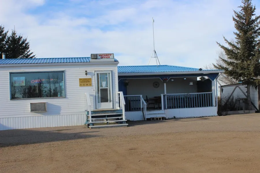 Raval Paradise Motel & RV Park hotel detail image 2