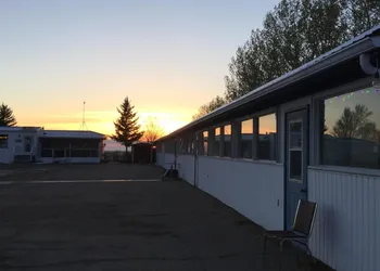 Raval Paradise Motel & RV Park hotel thumbnail 4