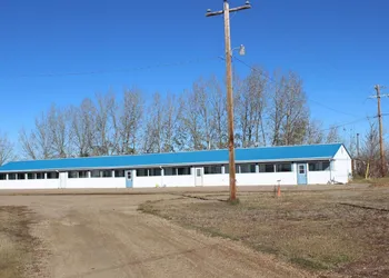 Raval Paradise Motel & RV Park hotel thumbnail 6