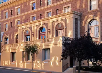 The Union Club of British Columbia hotel thumbnail 3