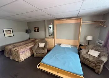 Raccoon Lodge hotel thumbnail 7