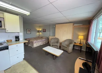 Raccoon Lodge hotel thumbnail 8
