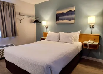 Fireweed Motel hotel thumbnail 7
