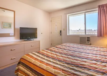 Bon Voyage Inn hotel thumbnail 7