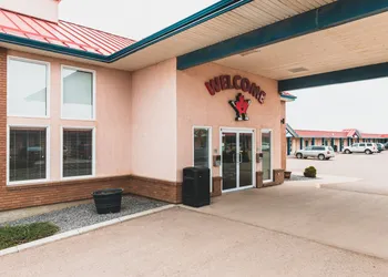 Canadian Motel North Battleford hotel thumbnail 3