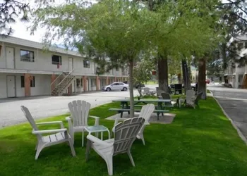 Beachside Motel hotel thumbnail 7