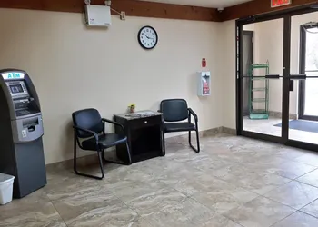 Lacombe Motor Inn hotel thumbnail 5