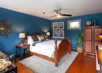 Lighthouse Motel & Cottages hotel thumbnail 8