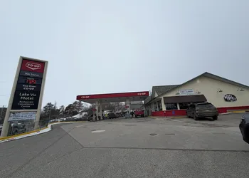 Lake-Vu Motel hotel thumbnail 2