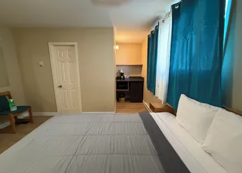 Lake-Vu Motel hotel thumbnail 4