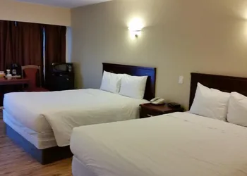 Comox Valley Inn & Suites hotel thumbnail 5