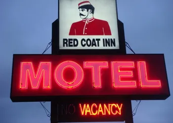 Red Coat Inn hotel thumbnail 3