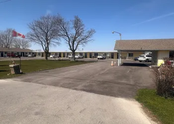 Colonial Motel hotel thumbnail 6