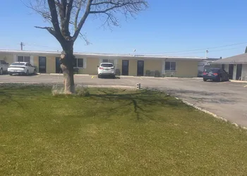 Colonial Motel hotel thumbnail 7