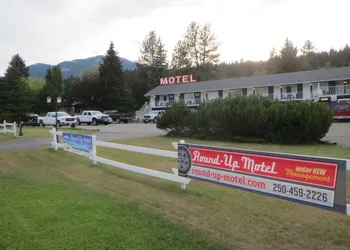 Round-Up Motel hotel thumbnail 3
