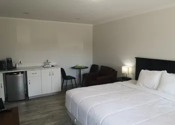 Almo Court Motel hotel thumbnail 6
