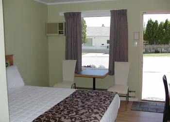 Almo Court Motel hotel thumbnail 7