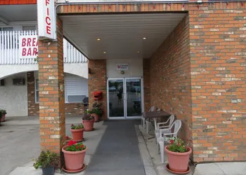 Lazy J Motel hotel thumbnail 2