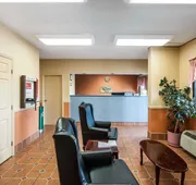 Econo Lodge Inn & Suites Tuscaloosa I-20 hotel detail image 3