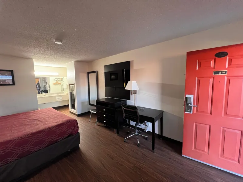 Econo Lodge Inn & Suites Tuscaloosa I-20 hotel detail image 6