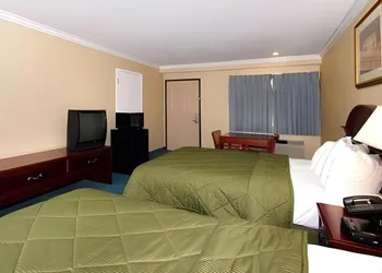 Quality Inn Near City Of Hope hotel thumbnail 4