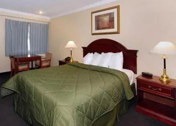 Quality Inn Near City Of Hope hotel thumbnail 5
