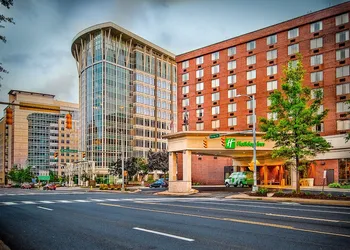 Holiday Inn Arlington at Ballston By IHG hotel thumbnail 2