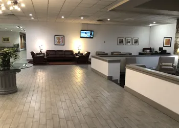 Ramada by Wyndham Clarion hotel thumbnail 2
