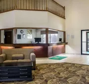 Quality Suites Near West Acres hotel detail image 3