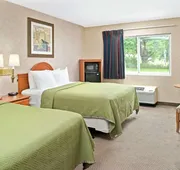 Travelodge by Wyndham Lincoln Airport I-80 hotel detail image 7