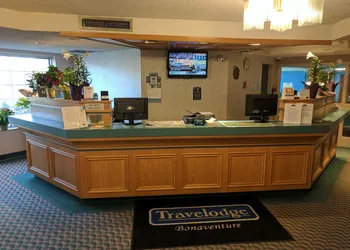 Travelodge by Wyndham Niagara Falls Bonaventure hotel thumbnail 2