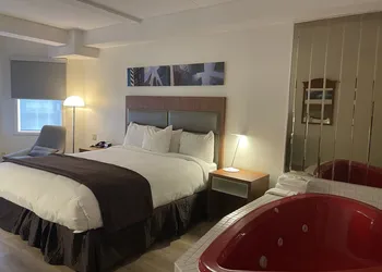 Travelodge by Wyndham Niagara Falls Bonaventure hotel thumbnail 8