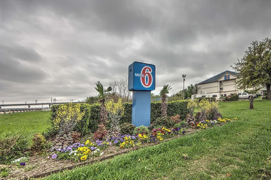 Motel 6 Dallas, TX - Northwest hotel detail image 2