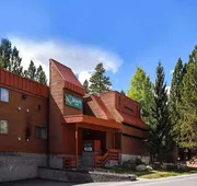 Quality Inn Near Mammoth Mountain Ski Resort hotel detail image 3