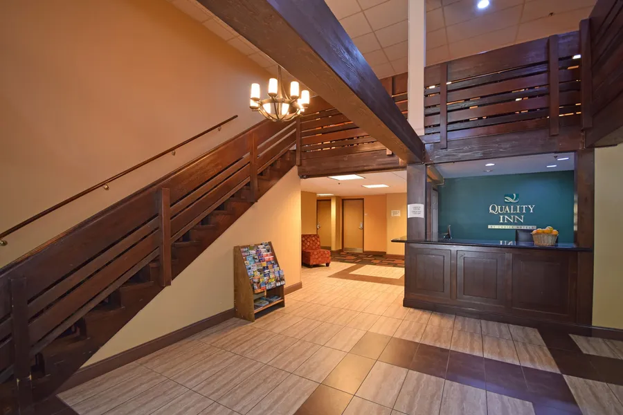 Quality Inn Near Mammoth Mountain Ski Resort hotel detail image 6