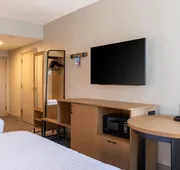 Hampton Inn Portsmouth Central hotel detail image 7