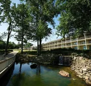 Fourwinds Lakeside Inn & Marina hotel detail image 3