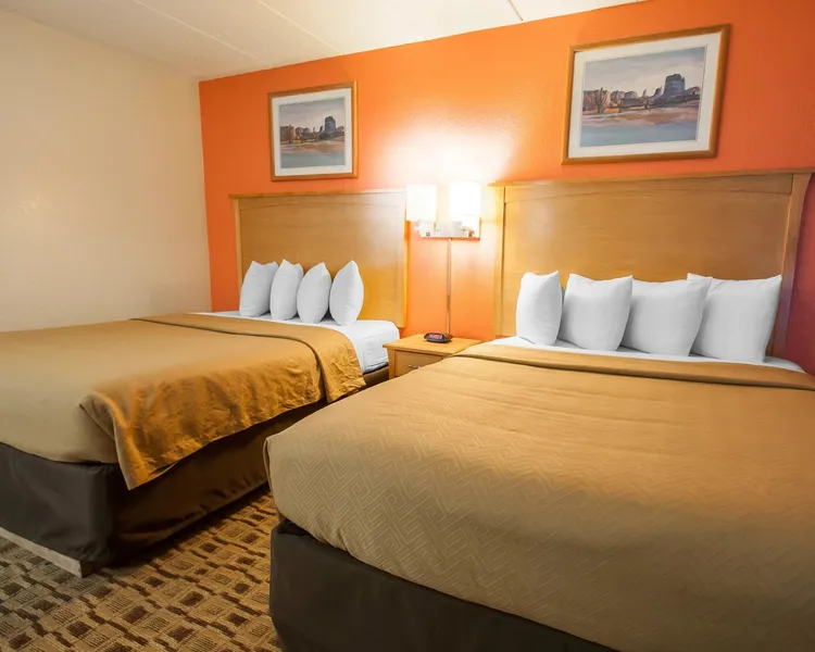 Econo Lodge Kansas City Downtown North hotel detail image 6